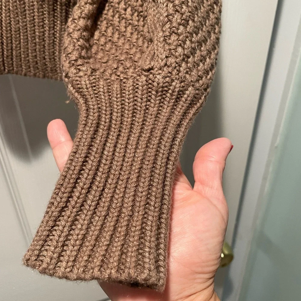 Olivaceous Sweater. Size: Small. NWT. Brown. Long Sleeve. - Picture 2 of 7